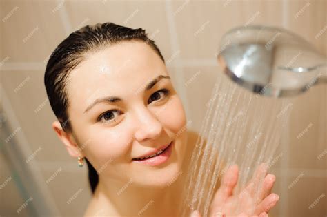 177.193 Imagens gratuitas de Mulher Tomando Banho .